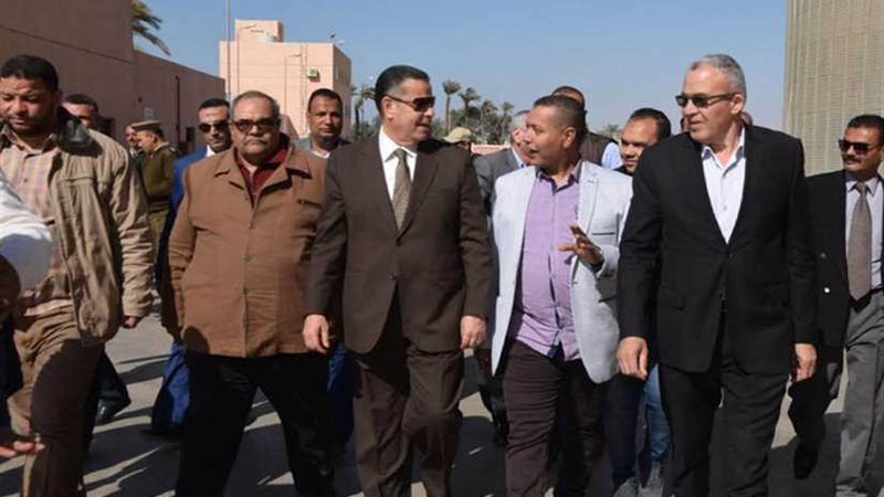 محافظ بني سويف يتابع