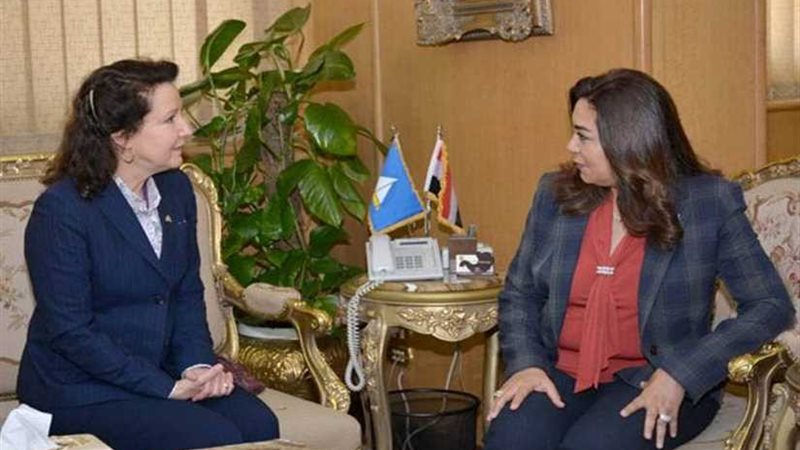 محافظ دمياط تبحث