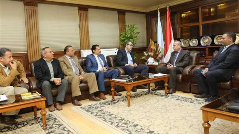 محافظ كفر الشيخ يناقش