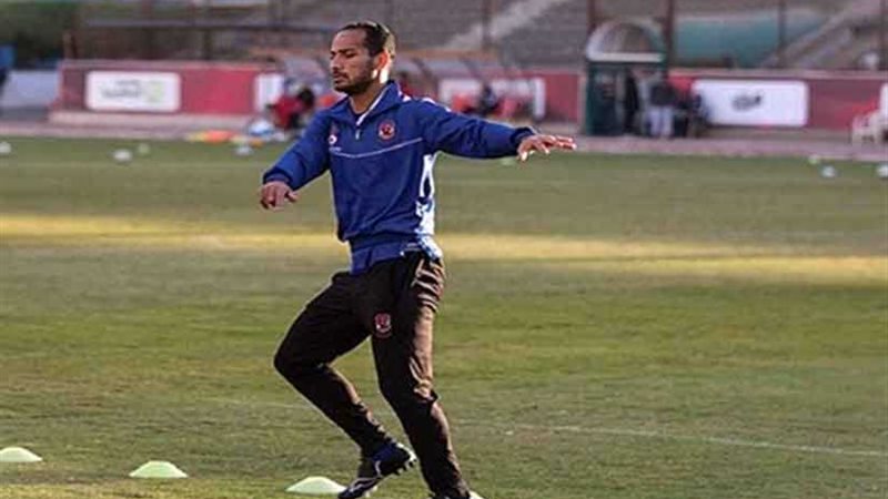 ثلاثي الأهلي مهدد