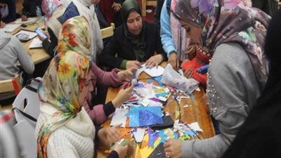 أنشطة وورش فنية وتعليم رسم في جناح الأزهر بمعرض الإسكندرية للكتاب