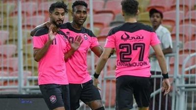 الرائد يحقق فوزا مثيرا على أهلي جدة 5-4 في الدوري السعودي