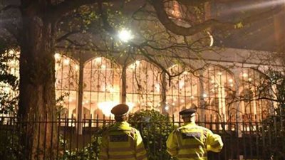 قتل شاب بعد الصلاة بالقرب من مسجد في العاصمة البريطانية (صور)