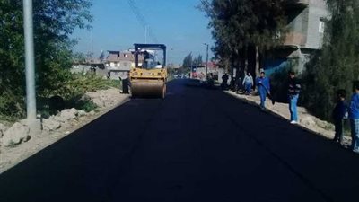 استكمال أعمال الرصف بطرق مدن ومراكز محافظة البحيرة