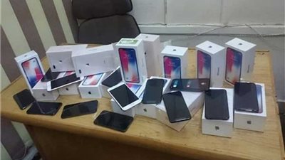جمارك مطارالقاهرة تحبط محاولة تهريب هواتف محمولة