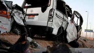 إصابة 8 في تصادم ميكروباص بملاكي بالصحراوي الشرقي
