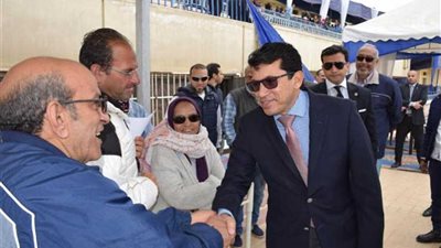 وزير الشباب والرياضة يشهد فعاليات بطولة كأس مصر للسباحة