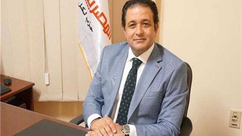 علاء عابد يشيد بحرفية