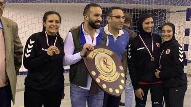 تتويج الأهلي بدوري