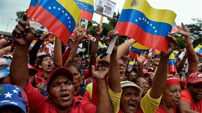 مؤيدو الرئيس الفنزويلي ومعارضوه ينظمون مظاهرات