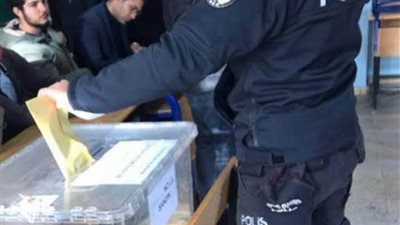 تركيا تنقل رجال الشرطة والجيش في 45 أتوبيسًا للتصويت في الانتخابات