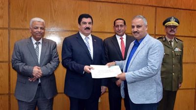 محافظ القليوبية يكرّم وكيل الشباب والرياضة