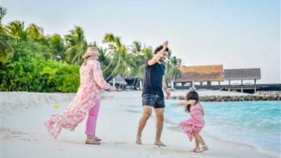 محمد صلاح يرد على شائعات زواجه على الشاطئ