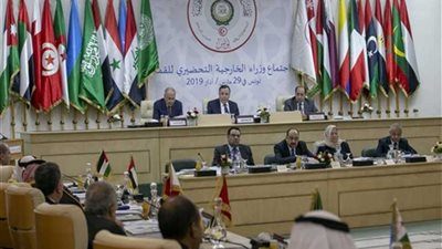 القمة العربية بتونس تؤكد دعم الشرعية الدستورية باليمن