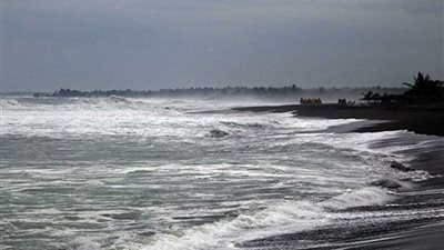 اليونان تعلن حالة الطوارئ في جزيرتين بسبب الأمطار الغزيرة