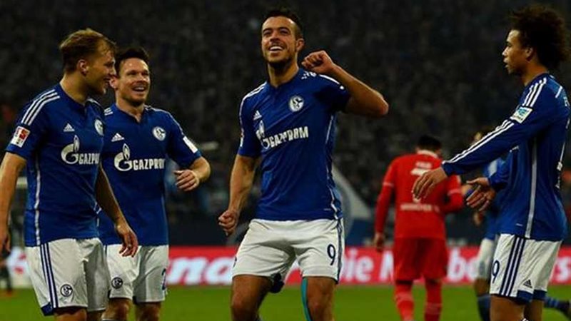 شالكه يفوز على هانوفر