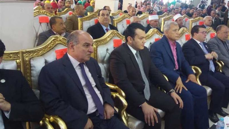 المؤتمر يجهز 50 عروسة
