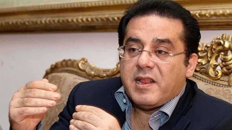 بلاغ يتهم أيمن نور