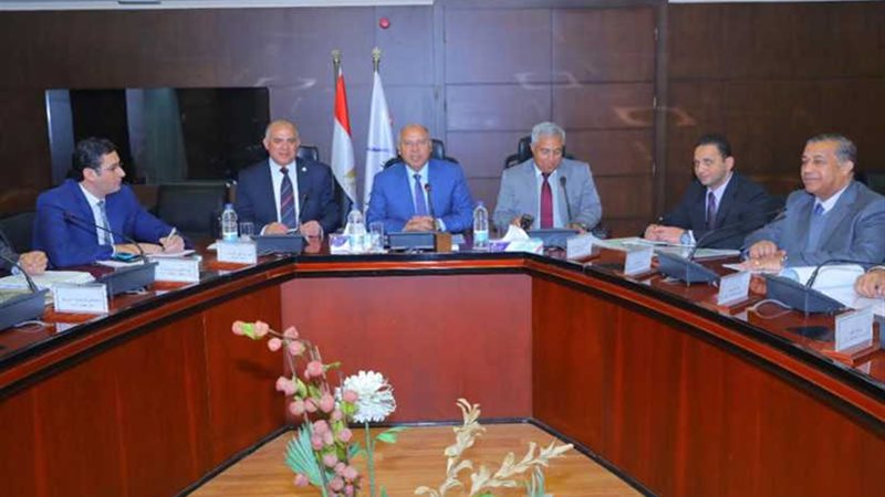 الوزير يلتقي عبد