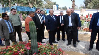 وزير الزراعة يفتتح الصالون التثقيفي بمعرض زهور الربيع
