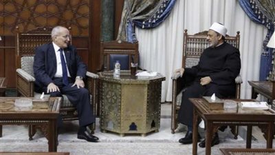 الإمام الأكبر ووزير الإنتاج الحربي يبحثان سبل تعزيز التعاون المشترك