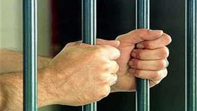 القبض على موظف بمديرية الإصلاح الزراعي بسوهاج لاتهامه بتلقي رشوة