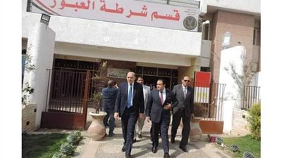 وفد لجنة حقوق الإنسان بالبرلمان يتفقد قسم شرطة العبور