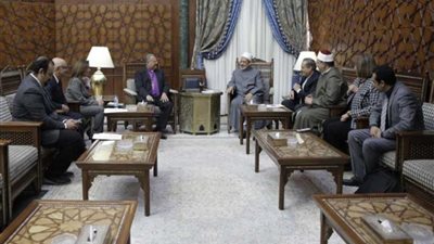 رئيس الطائفة الإنجيلية: شيخ الأزهر يمثل قامة ورمزًا وطنيًا لكل المصريين