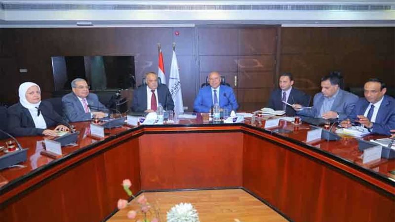 وزير النقل يلتقي