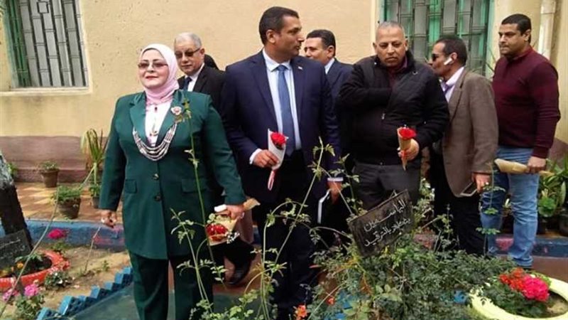 توزيع 2000 شجرة مثمرة