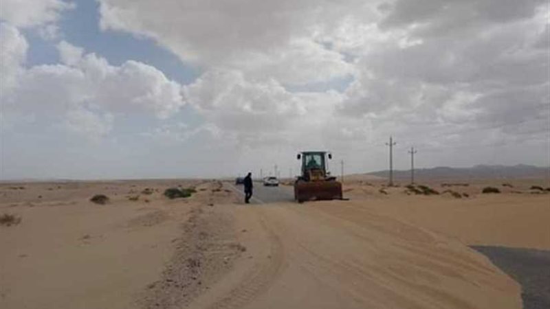 إزالة الرمال من طرق