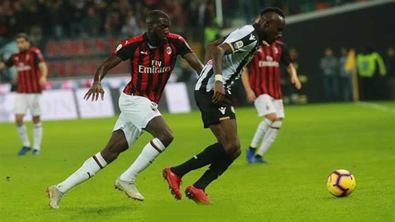 ميلان يسقط في فخ