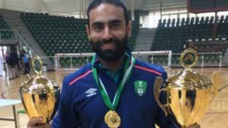 مدرب مصري يتوج بدوري