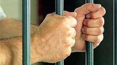 السجن المشدد 10 سنوات لرئيس مصلحة الجمارك السابق في قضية رشوة