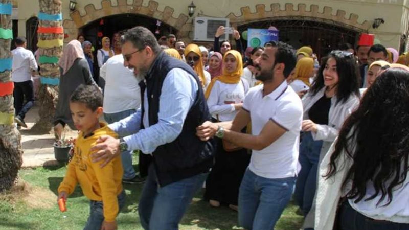 عمرو الليثي وطلاب