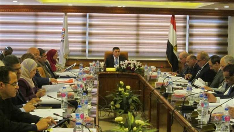 1,370 مليار جنيه