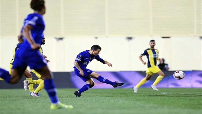 الهلال يحول تأخره