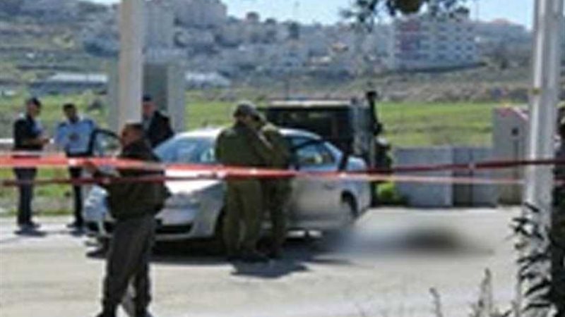 مستوطنون يغلقون طريق