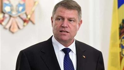 رئيس رومانيا يقترح إجراء استفتاء عام لمكافحة الفساد