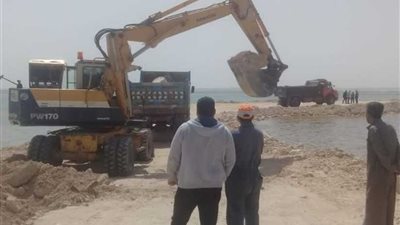 حملة إزالة للتعديات على أرض شركة النصر الملاحات ببرج العرب