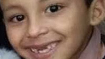 لجنة من الوزارة تتفقد مدرسة طفل ضحية البالوعة في الغربية