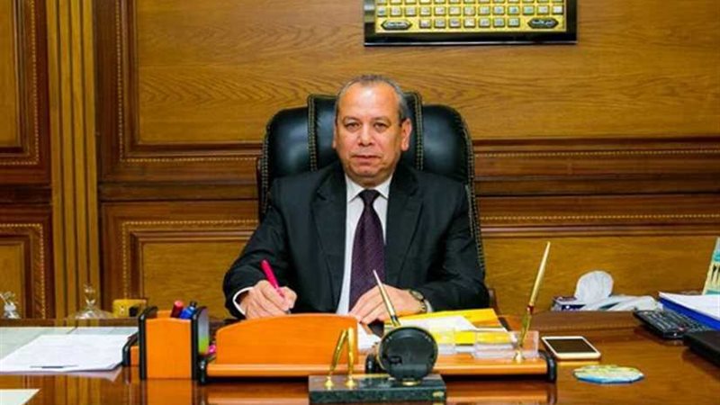 إحالة 6 موظفين بالإدارة