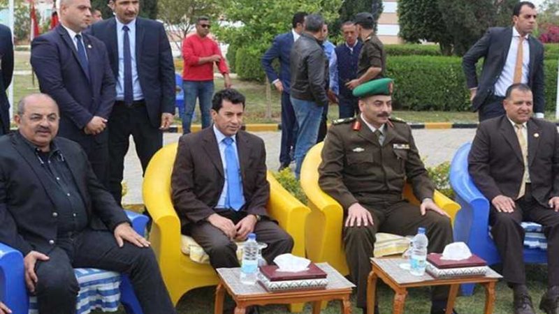 أشرف صبحى يثنى على