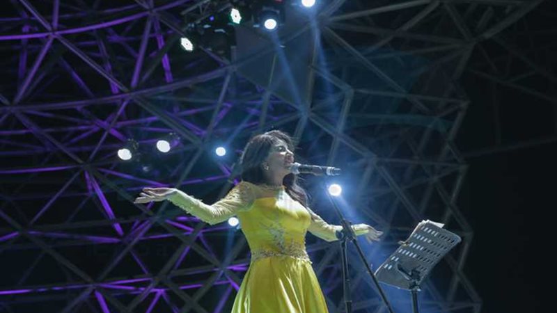 ياسمين علي صوت ملائكي