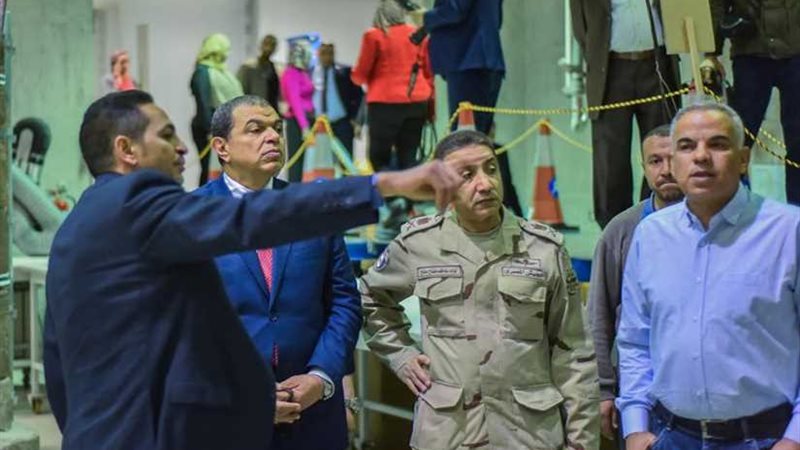 .وزيرا الآثار والقوى