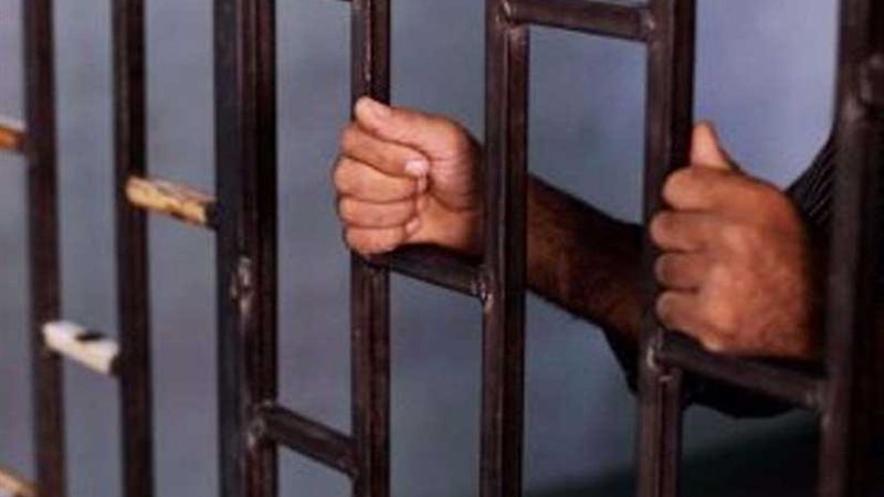 حبس عاطل لاتهامه