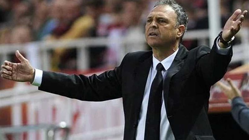 مدرب إشبيلية يكشف