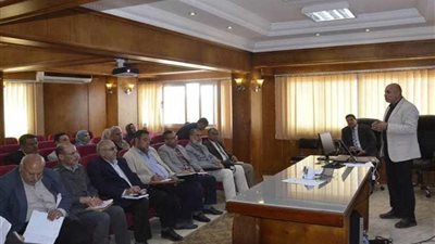 دورات تدريبية للعاملين بالإدارة المحلية بـ