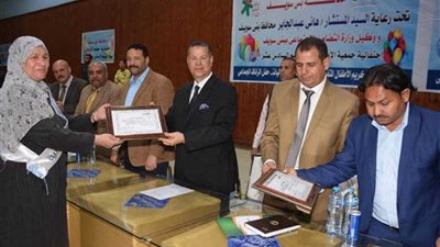 تكريم حفظة القرآن والمتفوقين والعرائس من الفتيات اليتيمات ببنى سويف