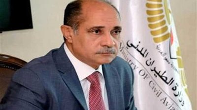 وزير الطيران يقوم بجولة تفقدية مفاجئة لمطار القاهرة